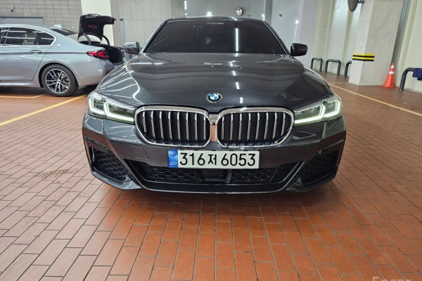 2022 BMW 5 серии с пробегом 13 306 км