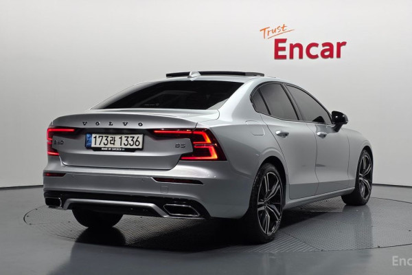 2022 Volvo S60 с пробегом 51 057 км