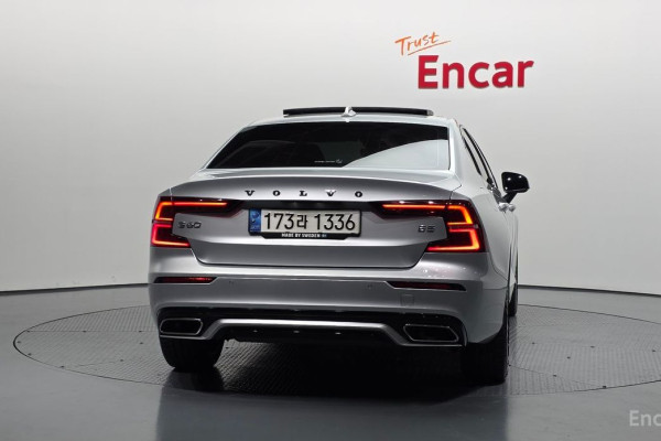 2022 Volvo S60 с пробегом 51 057 км