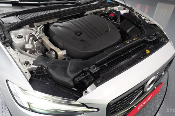 2022 Volvo S60 с пробегом 51 057 км