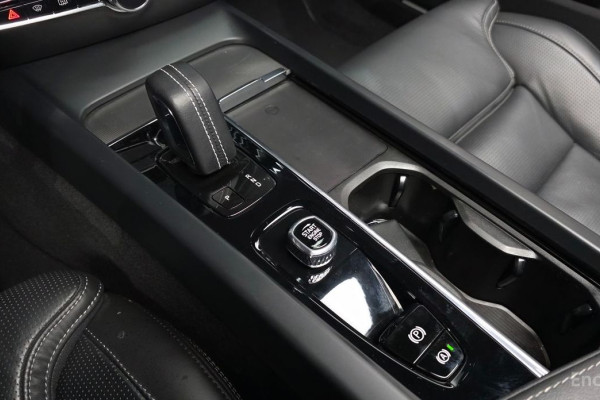 2022 Volvo S60 с пробегом 51 057 км