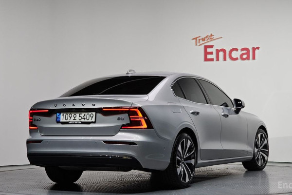 2023 Volvo S60 с пробегом 51 858 км