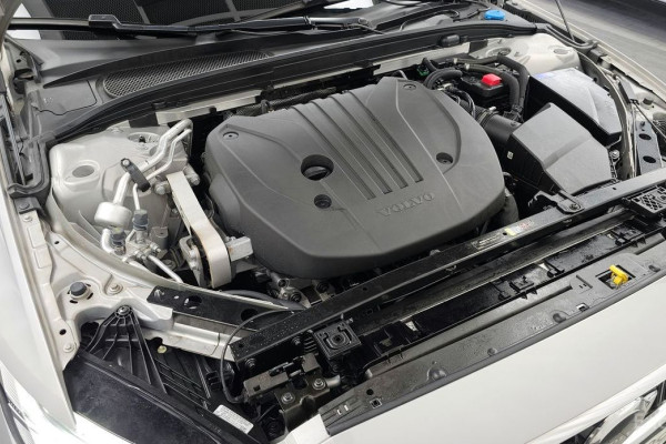 2023 Volvo S60 с пробегом 51 858 км