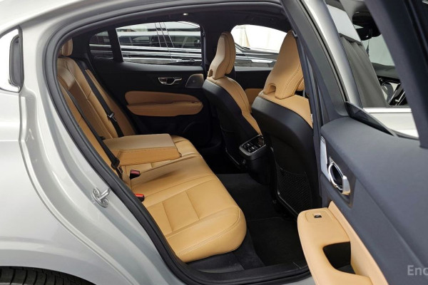 2023 Volvo S60 с пробегом 51 858 км