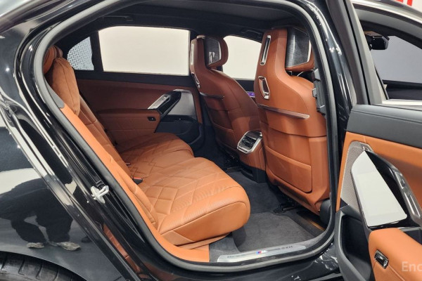 2024 BMW 7 серии с пробегом 15 750 км