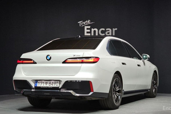 2023 BMW 7 серии с пробегом 27 393 км