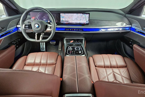 2023 BMW 7 серии с пробегом 27 393 км