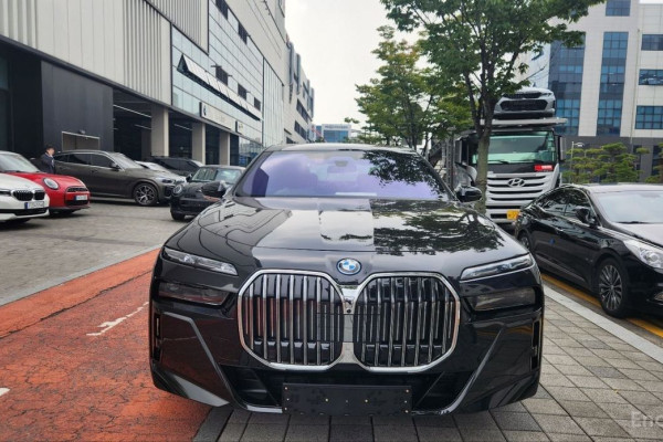 2025 BMW 7 серии с пробегом 10 500 км