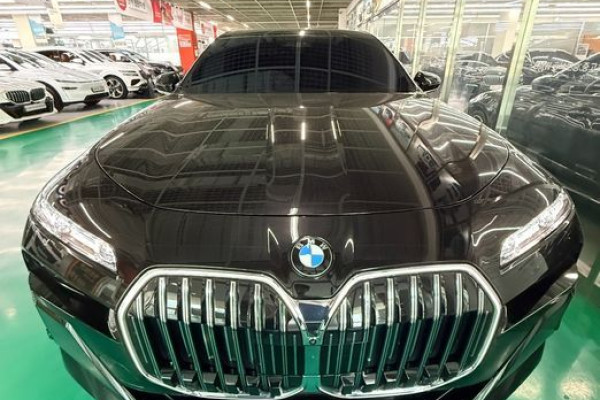 2024 BMW 7 серии с пробегом 23 928 км
