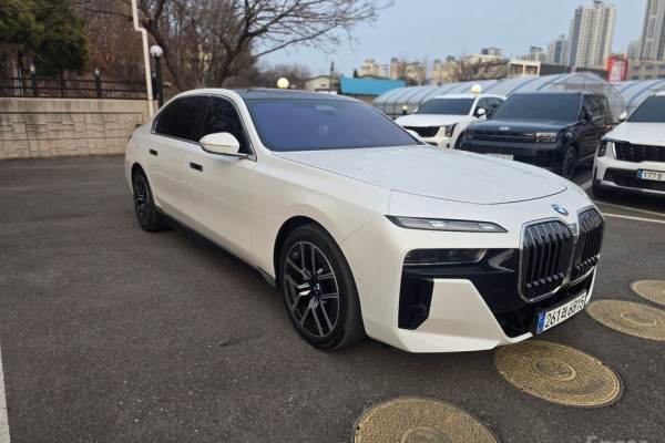 2024 BMW 7 серии с пробегом 23 000 км