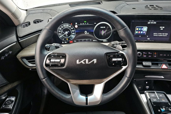 2023 Kia K8 с пробегом 16 328 км