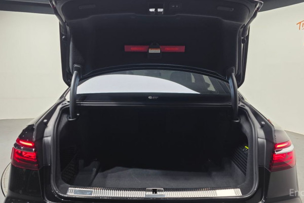 2022 Audi A8 с пробегом 17 152 км