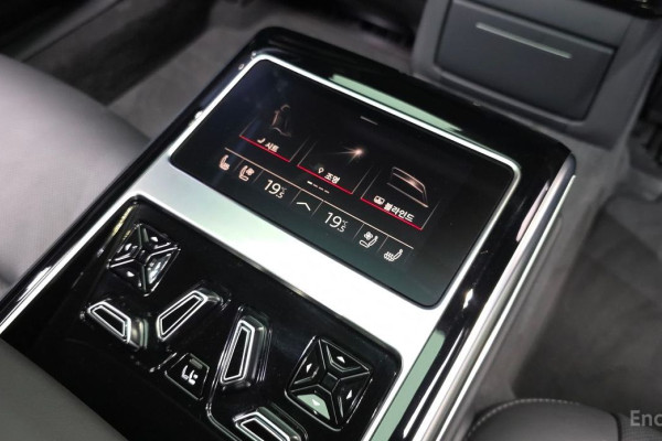 2023 Audi A8 с пробегом 19 436 км