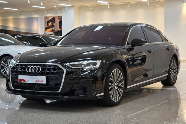 2023 Audi A8 с пробегом 19 000 км