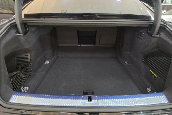 2023 Audi A8 с пробегом 19 000 км