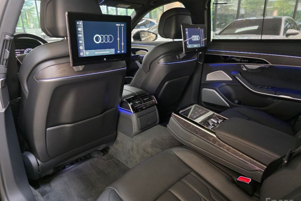 2023 Audi A8 с пробегом 19 000 км