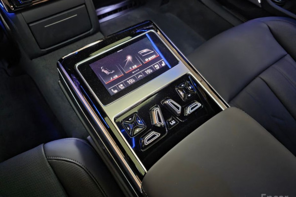 2023 Audi A8 с пробегом 19 000 км