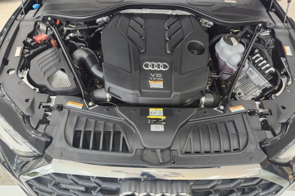 2023 Audi A8 с пробегом 19 000 км