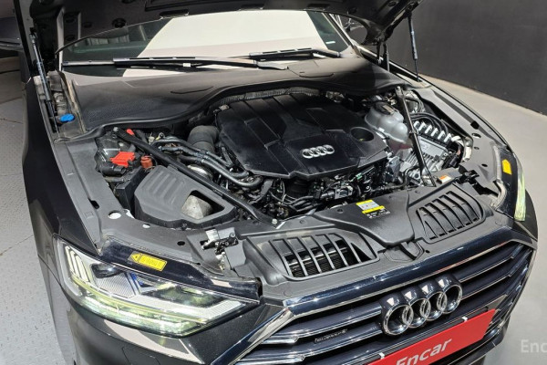 2021 Audi A8 с пробегом 127 445 км