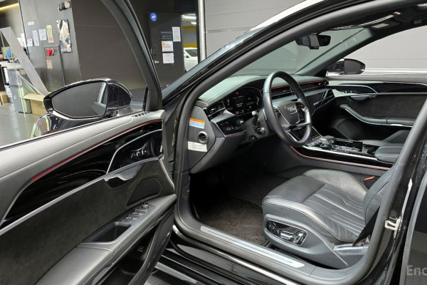 2021 Audi A8 с пробегом 127 445 км