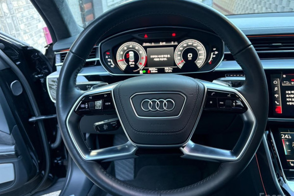2021 Audi A8 с пробегом 43 000 км