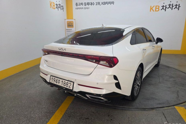 2022 Kia K5 с пробегом 33 642 км