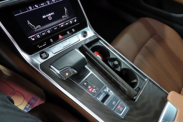 2022 Audi A6 с пробегом 17 000 км