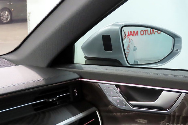 2022 Audi A6 с пробегом 17 000 км