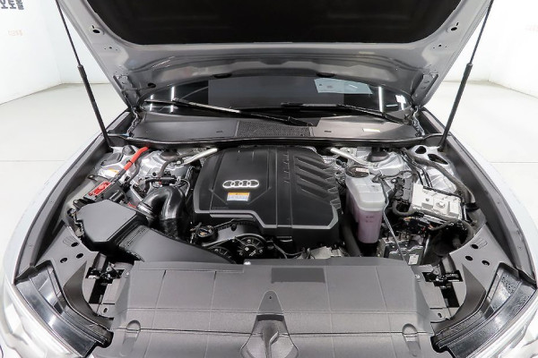 2022 Audi A6 с пробегом 17 000 км