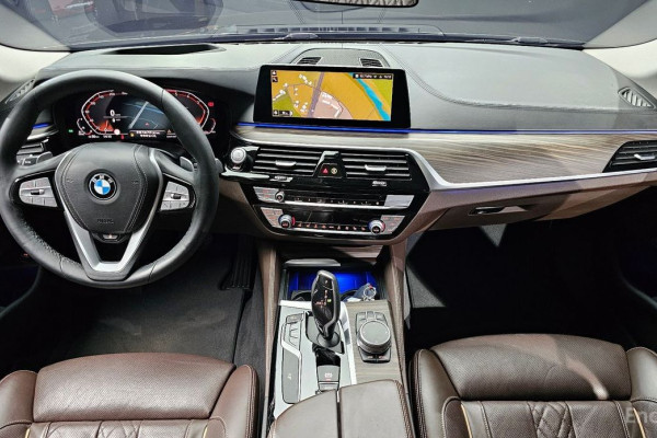 2020 BMW 5 серии с пробегом 84 509 км