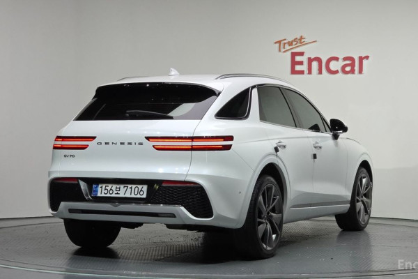 2022 Genesis GV70 с пробегом 99 466 км