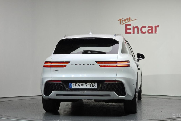 2022 Genesis GV70 с пробегом 99 466 км