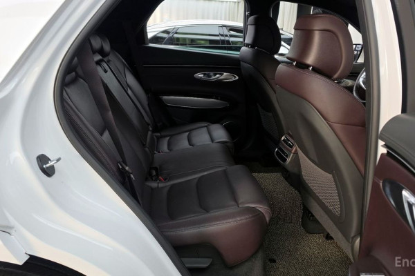 2022 Genesis GV70 с пробегом 99 466 км