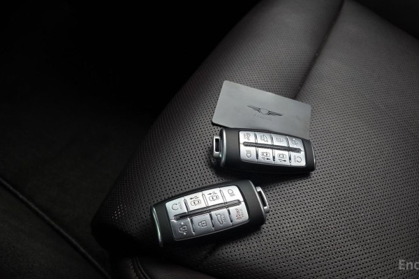 2022 Genesis GV70 с пробегом 99 466 км