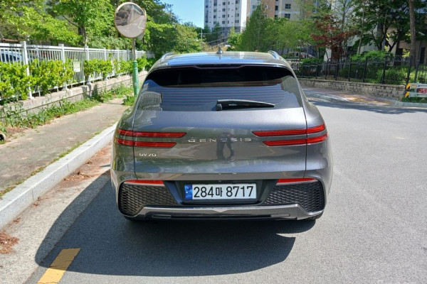 2021 Genesis GV70 с пробегом 71 606 км