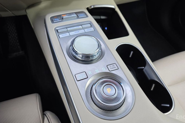 2021 Genesis GV70 с пробегом 79 638 км