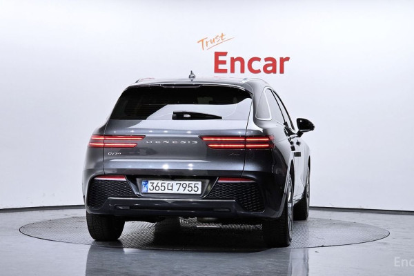 2022 Genesis GV70 с пробегом 86 320 км