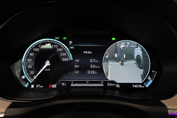 2021 Genesis GV70 с пробегом 74 219 км