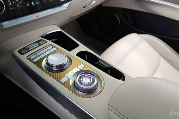 2021 Genesis GV70 с пробегом 74 219 км