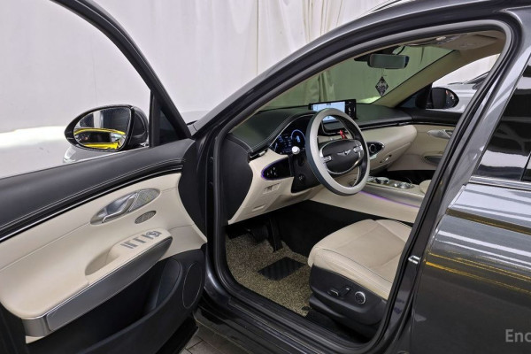 2021 Genesis GV70 с пробегом 74 219 км