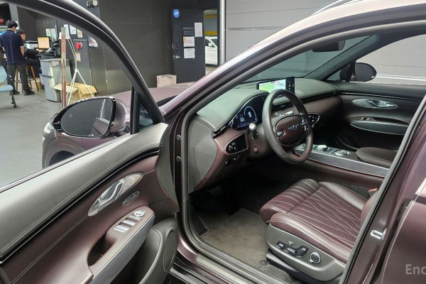 2021 Genesis GV70 с пробегом 77 789 км