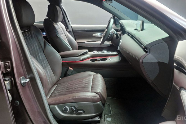 2021 Genesis GV70 с пробегом 77 789 км