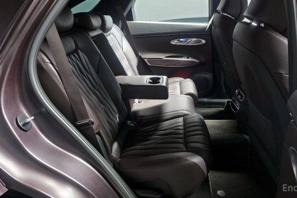 2021 Genesis GV70 с пробегом 77 789 км