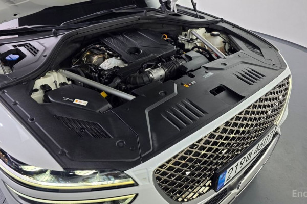 2021 Genesis GV70 с пробегом 81 572 км