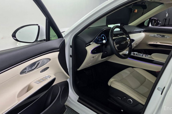 2021 Genesis GV70 с пробегом 81 572 км