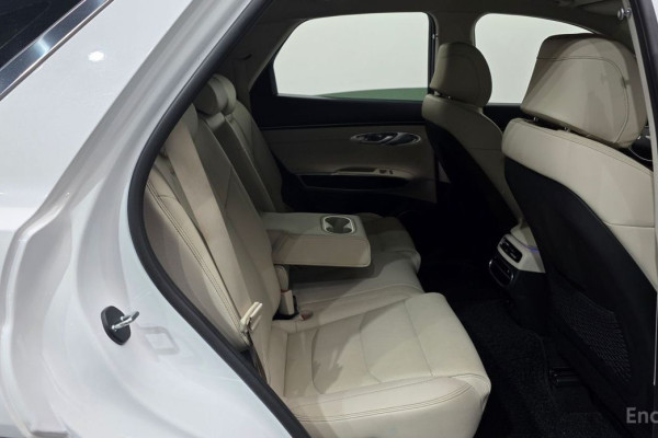 2021 Genesis GV70 с пробегом 81 572 км