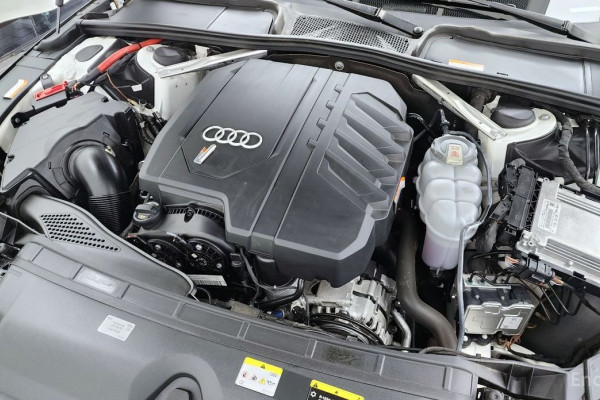 2023 Audi A4 с пробегом 25 739 км
