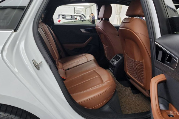 2023 Audi A4 с пробегом 25 739 км