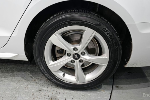 2021 Audi A4 с пробегом 134 282 км