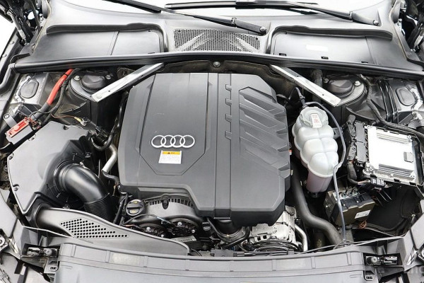 2021 Audi A4 с пробегом 85 708 км